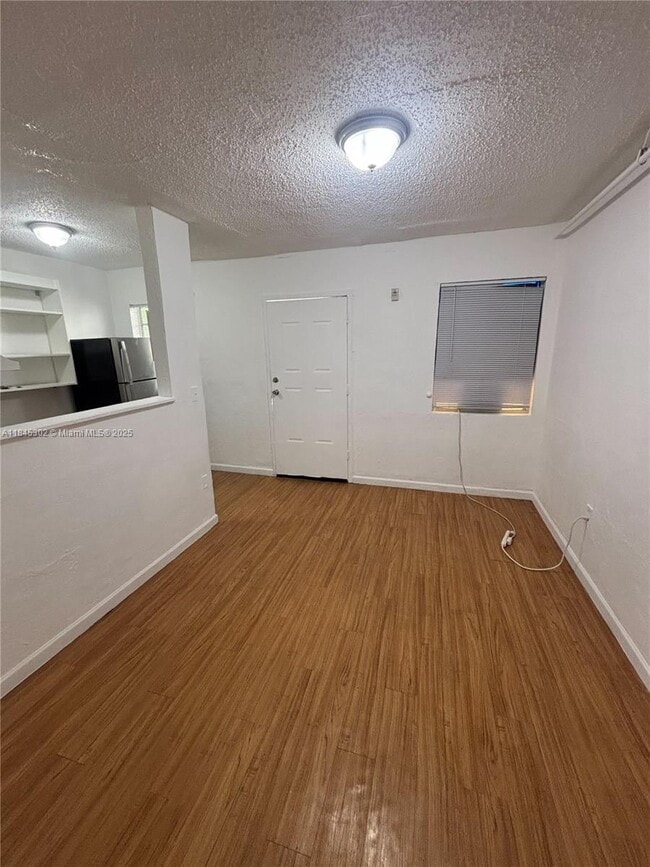 Foto del edificio - 542 NW 8th St