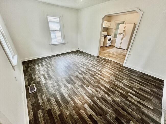 Foto del edificio - 411 N Park St