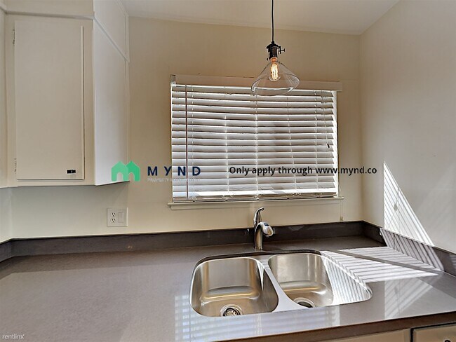 Foto del edificio - 1 br, 1 bath  - 2735 21st St