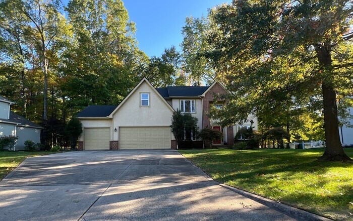 Primary Photo - Executive Home in Highland Lakes