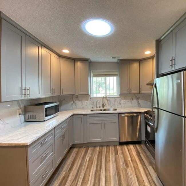 Photo - Spacious ADU -  nearly new appliances, flo... Townhome