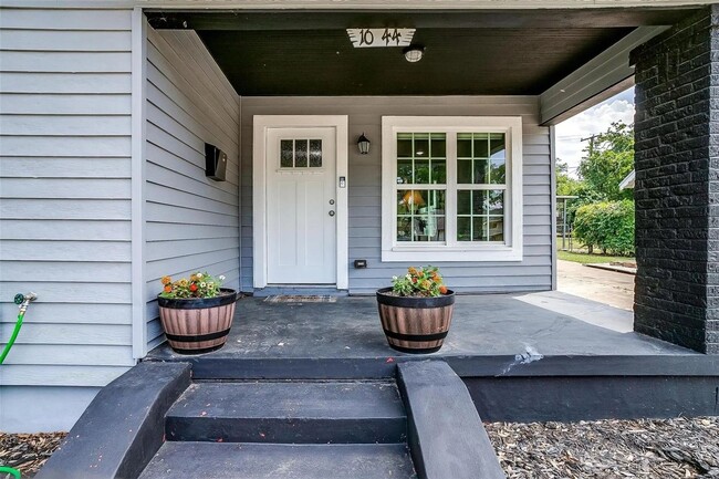 Building Photo - Charming, remodeled 2BR House in Fort Worth