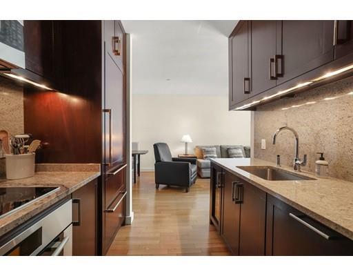 Building Photo - 400 Stuart St