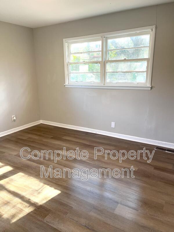 Building Photo - 441 Orchid Rd