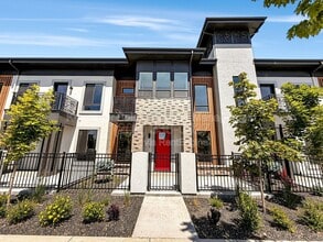 Building Photo - 373 E Lombard Ln