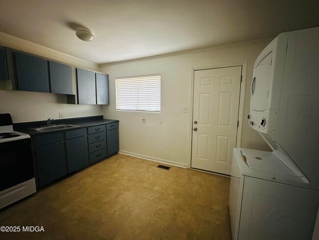 Foto del edificio - 2103 Ingleside Ave