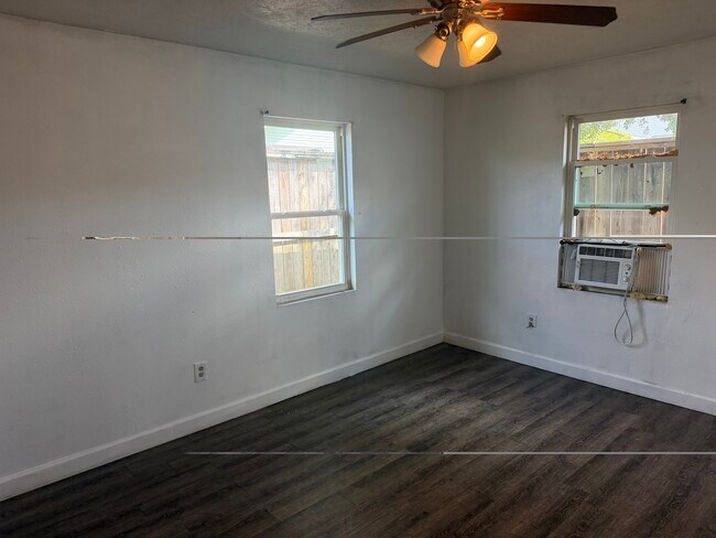 Foto del edificio - 2422 Freeman St