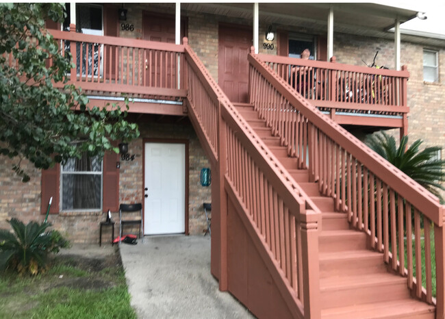 Exterior ground floor apartment - 984 Asheville Dr