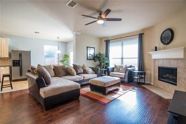 Building Photo - 1412 Kittyhawk Dr