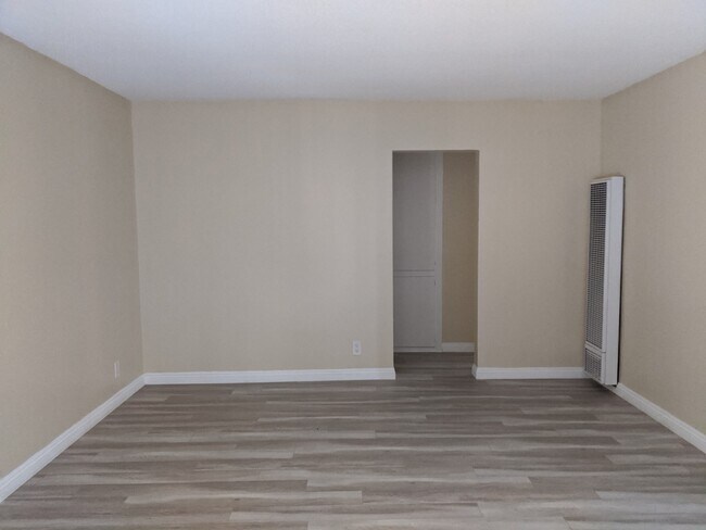 living room - 1000 N 1st St