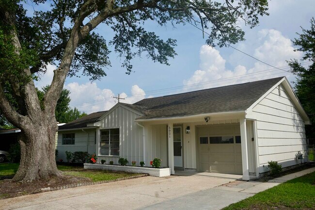 Building Photo - 5021 Westmore Ave