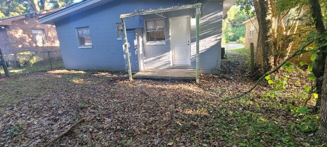 Building Photo - 1068 Preston Ave
