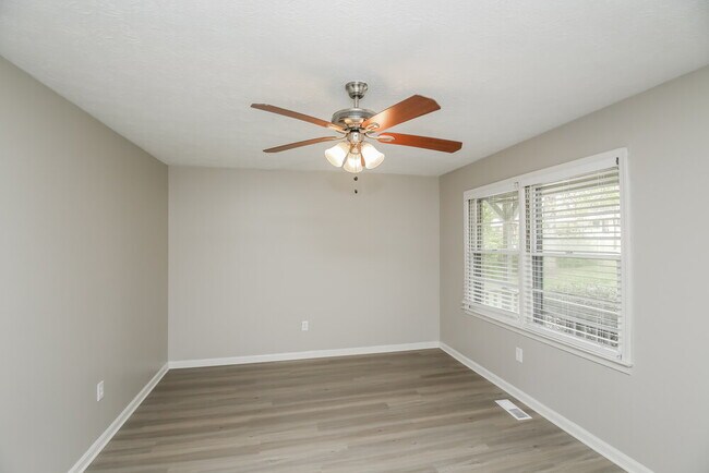 Building Photo - 250 Spanish Trails Way