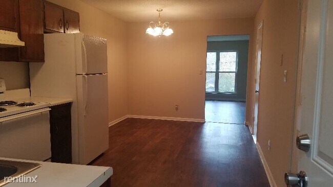 Building Photo - 2 br, 1 bath Townhome - 5216 Donlyn B Unit B