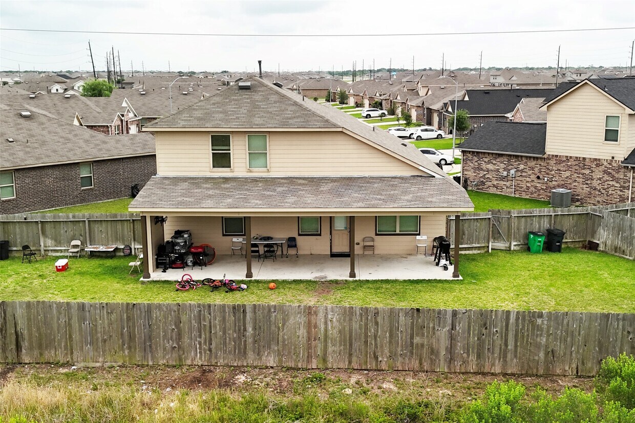 Foto del edificio - 5542 Redwood Summit Ln