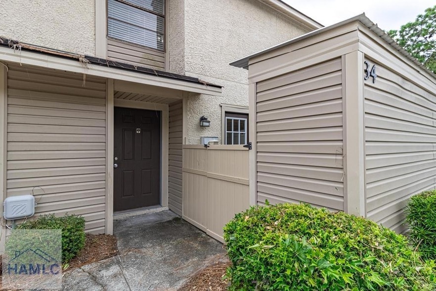 Foto principal - 901 Olmstead Dr