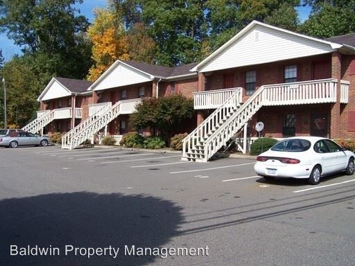Primary Photo - 2354 S Stratford Rd