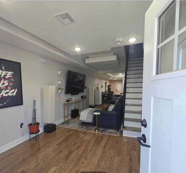 Building Photo - 117 Winslow Pl