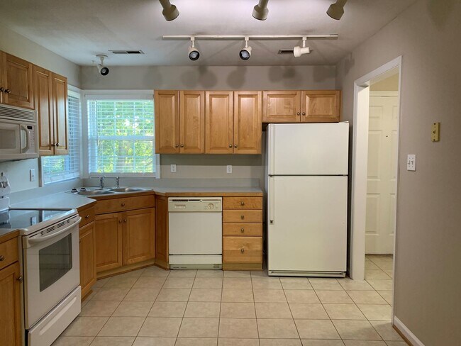 Foto del edificio - 926 Sunnymeade Rd