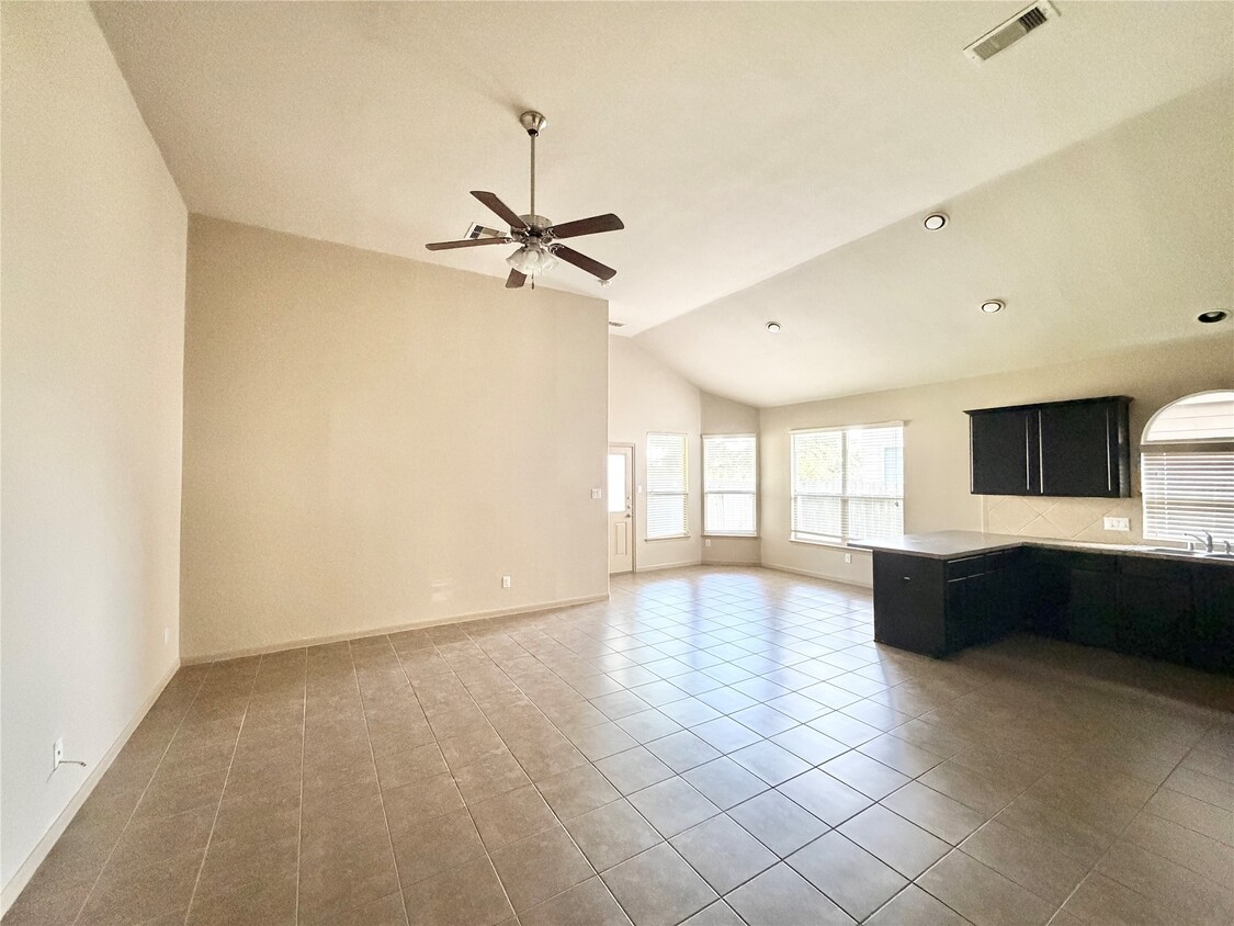 Foto del edificio - 25410 Saddlebrook Champion Way