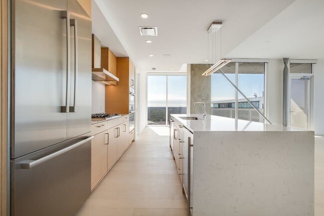 Building Photo - 301 West Ave