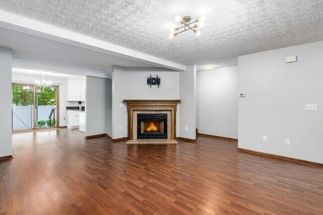 Foto del edificio - 5841 Elmbridge Ln