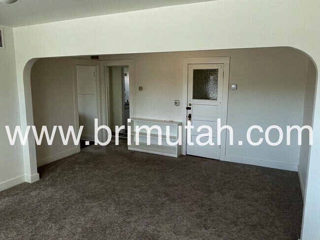 Photo - 684 W Center St House