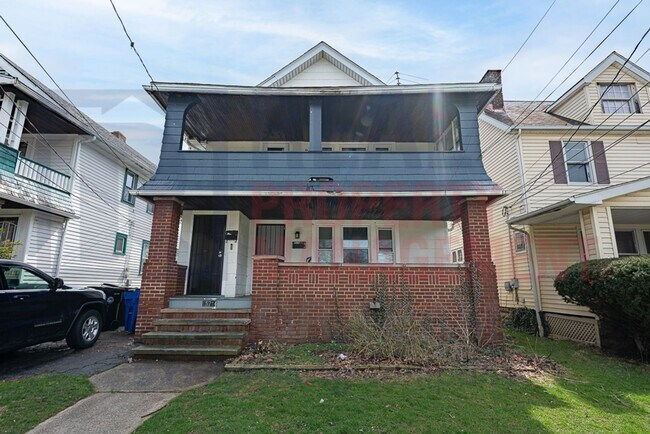 Foto del edificio - 15714 Huntmere Ave