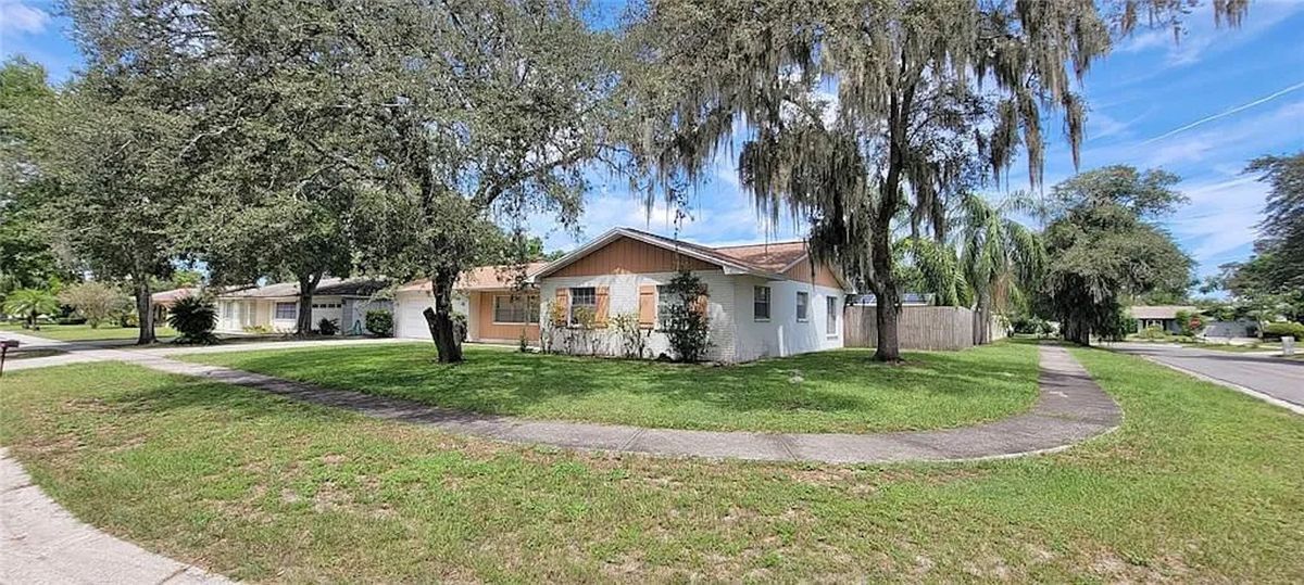 Foto principal - 420 Green Arbor Dr