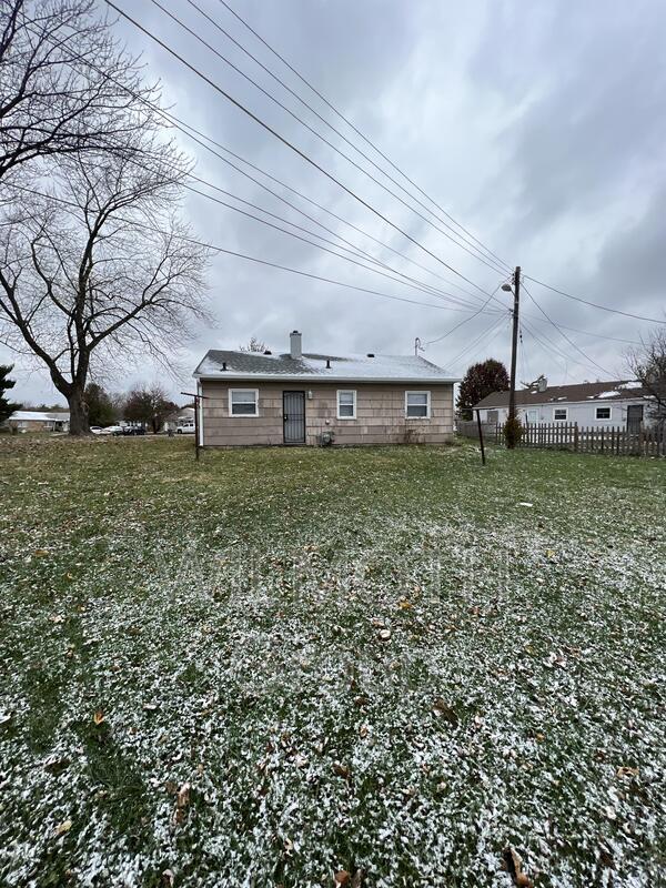 Building Photo - 2243 Admiral Dr