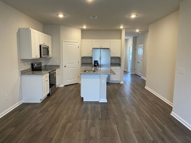 Building Photo - 3600 Whaley Wy