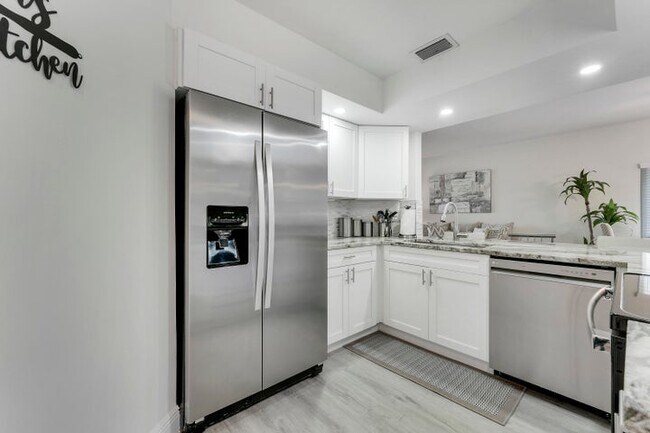 Foto del edificio - 7860 Seville Pl