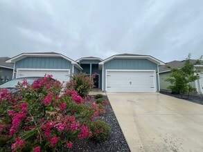 Building Photo - 617 Ashers Pl