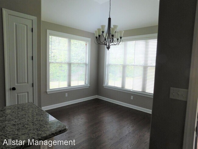Foto del edificio - 5 br, 3 bath House - 3046 Pinetree Loop N ...
