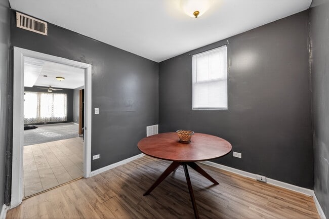 Building Photo - 1144 W 68th St