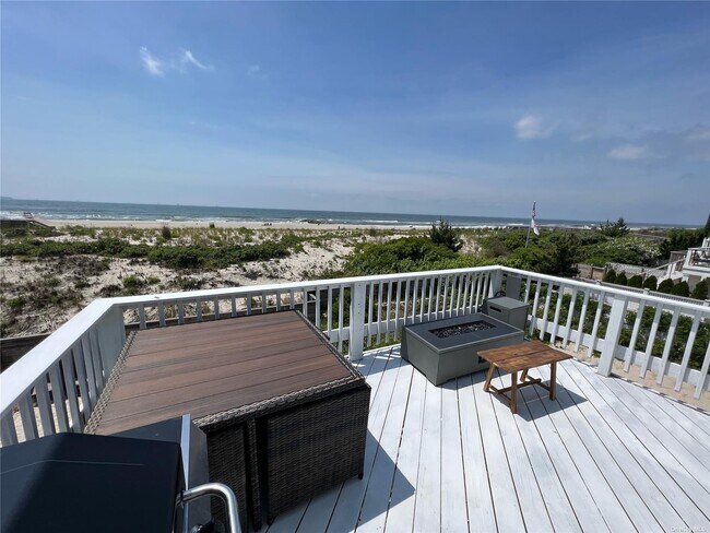 Building Photo - 833 Oceanfront