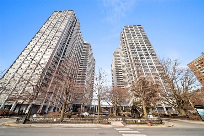 Building Photo - 4250 N Marine Dr