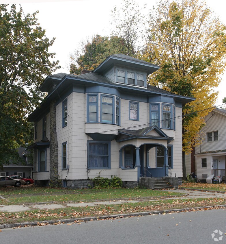 Primary Photo - 12 Pearl St
