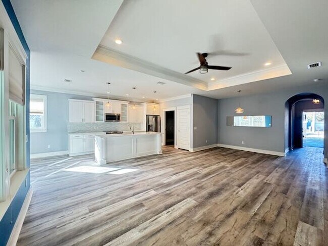 Foto del edificio - Palm Heaven Click Apply Now for more information