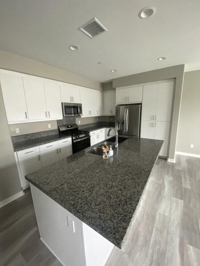 Foto del edificio - 45469 Calle Cirros