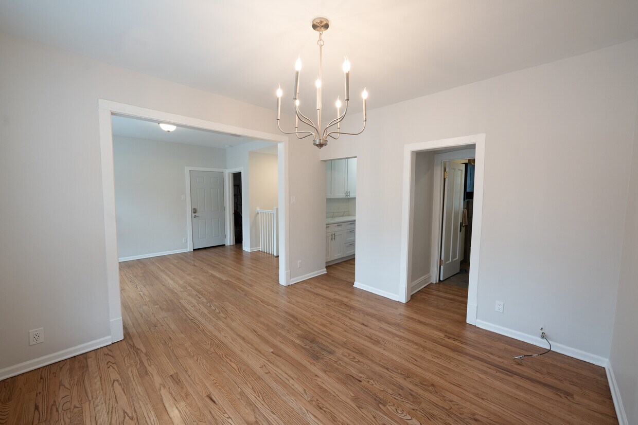 Foto principal - 5355 N Damen Ave