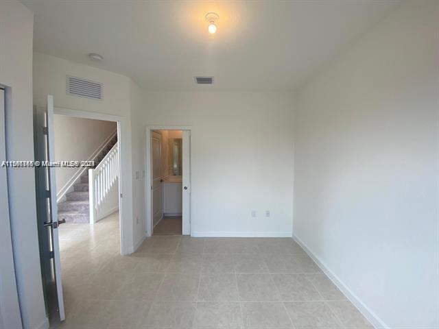 Foto del edificio - 575 NE 208th Terrace