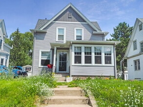 Building Photo - 4025 Bryant Ave S