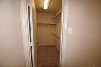 Building Photo - 7906 Big Oak Dr