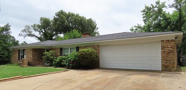 Building Photo - Cozy 3 Bedroom 2 Bathroom In Tyler!!
