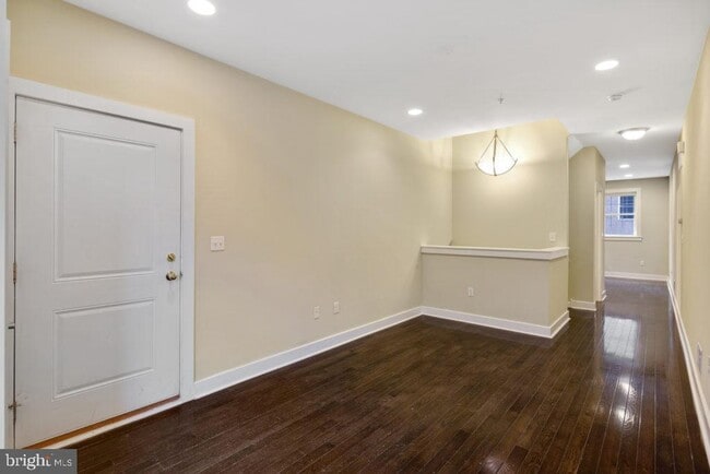 Building Photo - 2610 Webster St