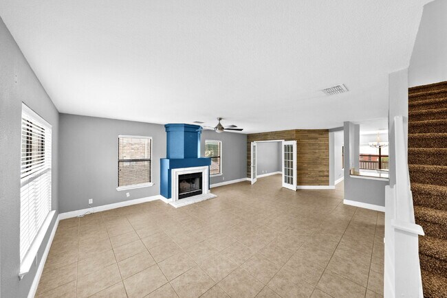 Foto del edificio - Spacious & Thoughtfully Updated 4-Bedroom ...