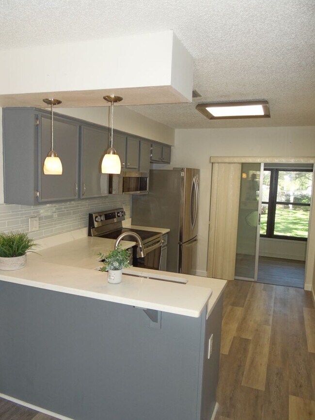 Photo - 2/2 condo in Dunedin - 55+ community