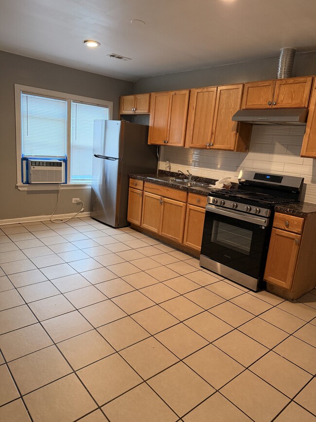 Building Photo - 4601 S Talman Ave