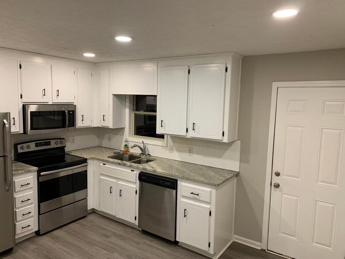 Eat-in Kitchen - 1209 Old Magnolia Way